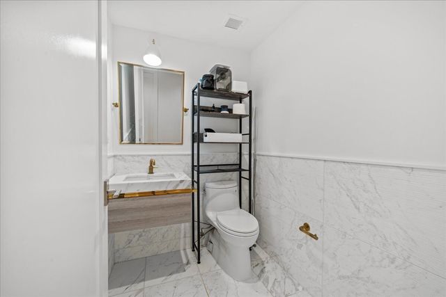 575 4th Ave Apt 3K, New York City, NY 11215