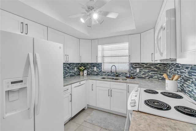 4740 MARSH FIELD ROAD 6, Sarasota, FL 34235