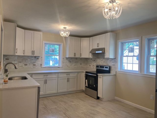 32 Meadow Road, Northborough, MA 01532