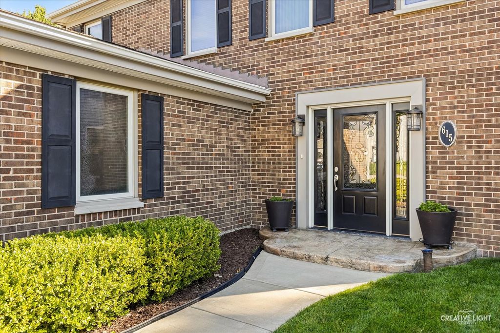 615 Middleton Drive, Roselle, IL 60172 — photo 2