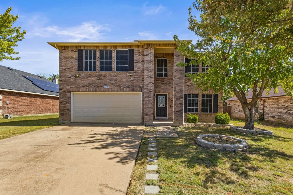8005 York Beach Place, Arlington, TX 76002 — exterior