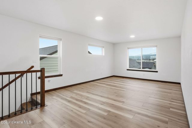 8323 W Splitrail AVE, Rathdrum, ID 83858