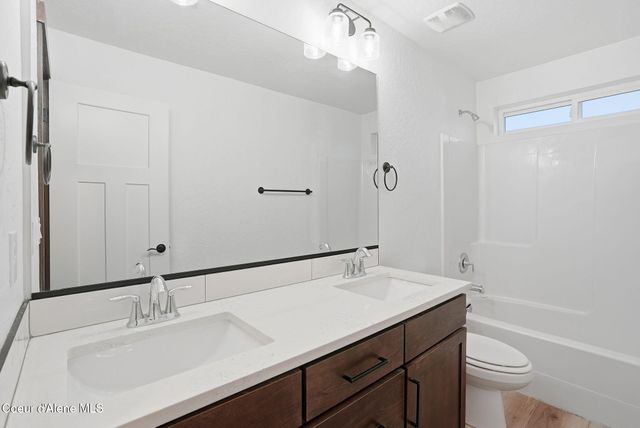 8323 W Splitrail AVE, Rathdrum, ID 83858