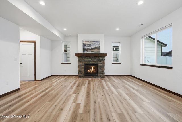 8323 W Splitrail AVE, Rathdrum, ID 83858