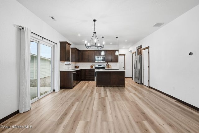 8323 W Splitrail AVE, Rathdrum, ID 83858