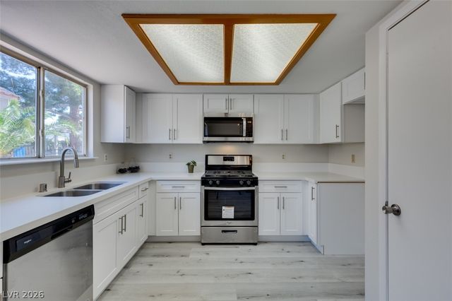 582 Searchlight Drive, Las Vegas, NV 89110