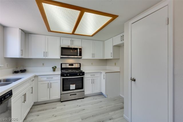 582 Searchlight Drive, Las Vegas, NV 89110