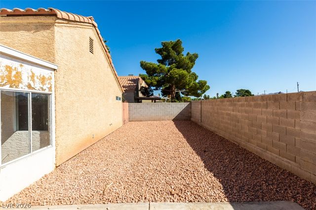 582 Searchlight Drive, Las Vegas, NV 89110