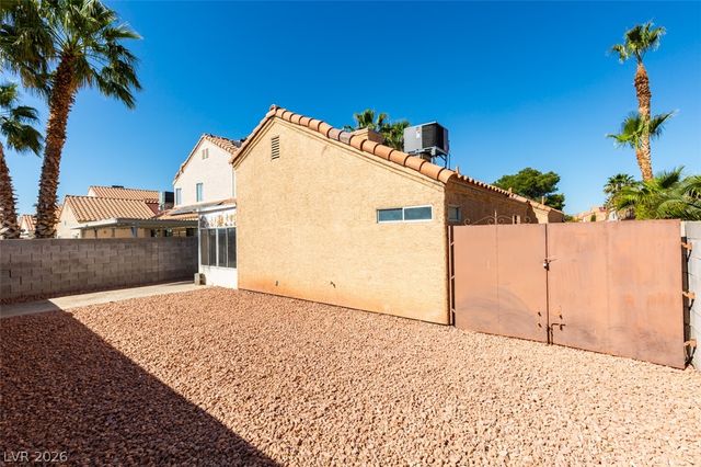 582 Searchlight Drive, Las Vegas, NV 89110