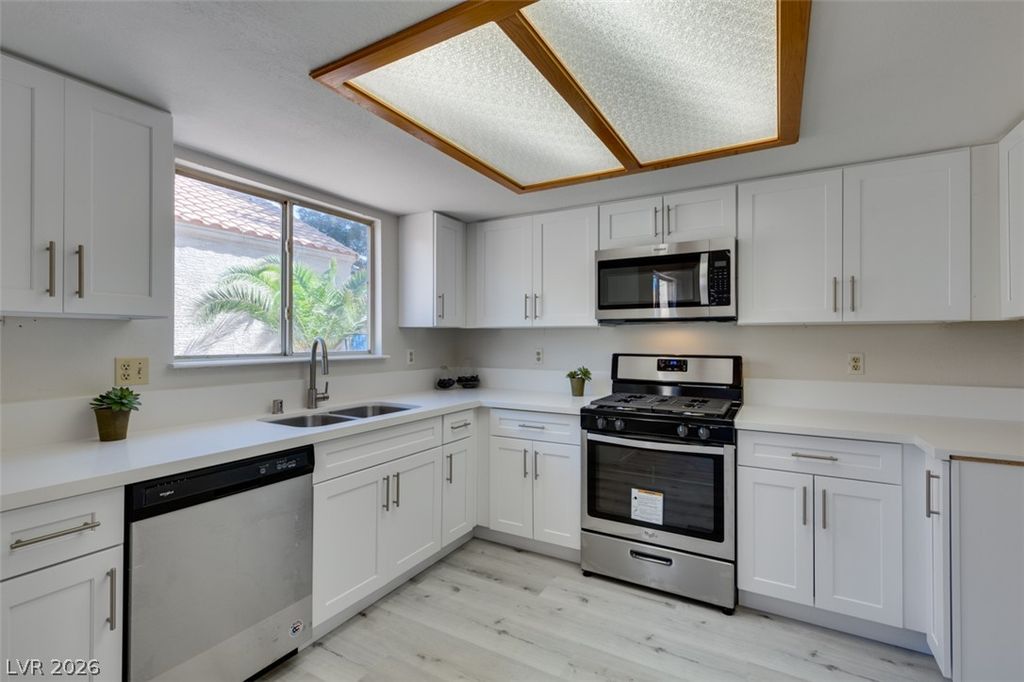 582 Searchlight Drive, Las Vegas, NV 89110