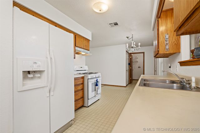 311 N 1st Street, Porum, OK 74455