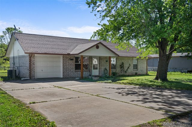 311 N 1st Street, Porum, OK 74455