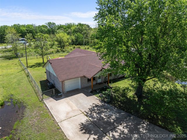 311 N 1st Street, Porum, OK 74455