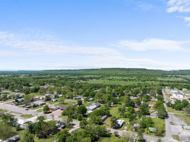 311 N 1st Street, Porum, OK 74455