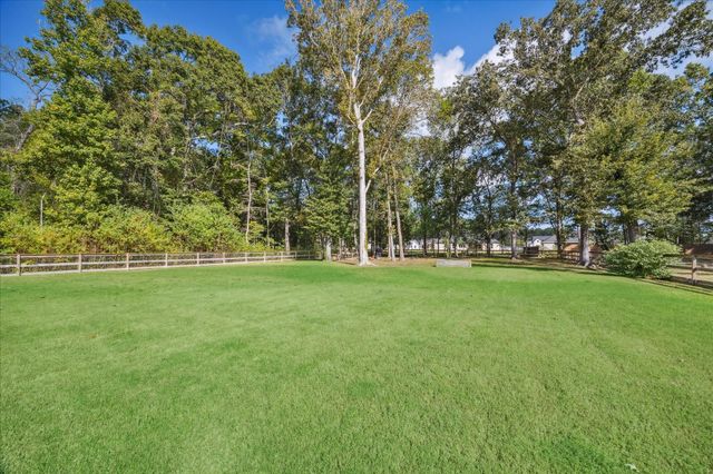 128 Road 6615, Dayton, TX 77535