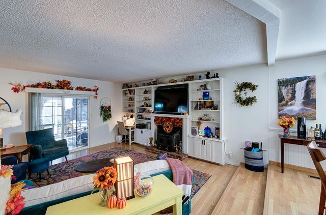 4456 N Dearing Avenue, Fresno, CA 93726