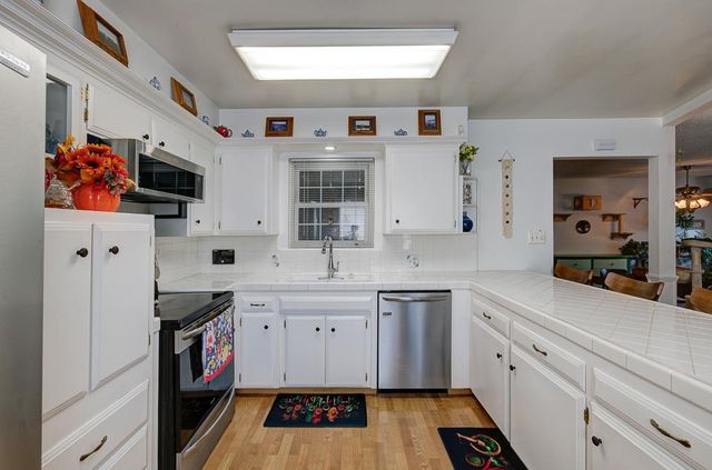 4456 N Dearing Avenue, Fresno, CA 93726