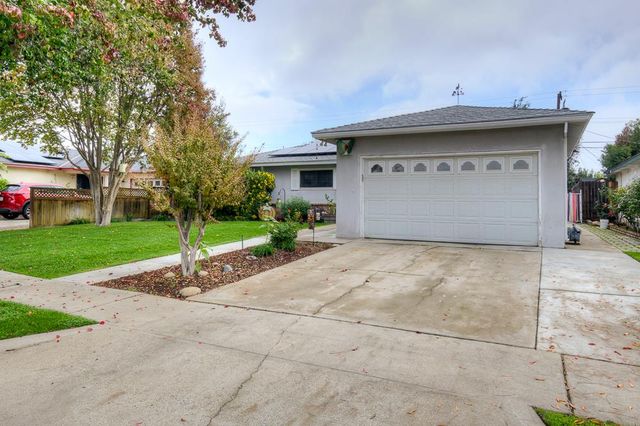 4456 N Dearing Avenue, Fresno, CA 93726