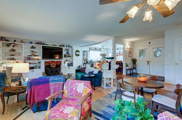 4456 N Dearing Avenue, Fresno, CA 93726