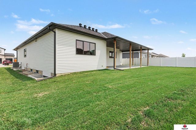 7315 isidore Drive, Lincoln, NE 68516