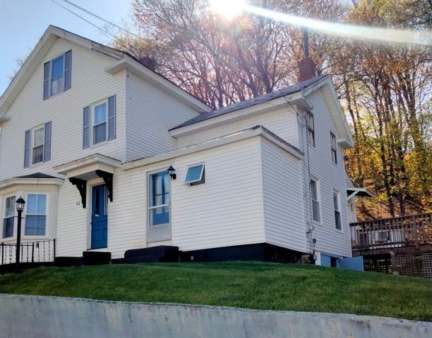 40 Hillside Ave, Warren, MA 01083