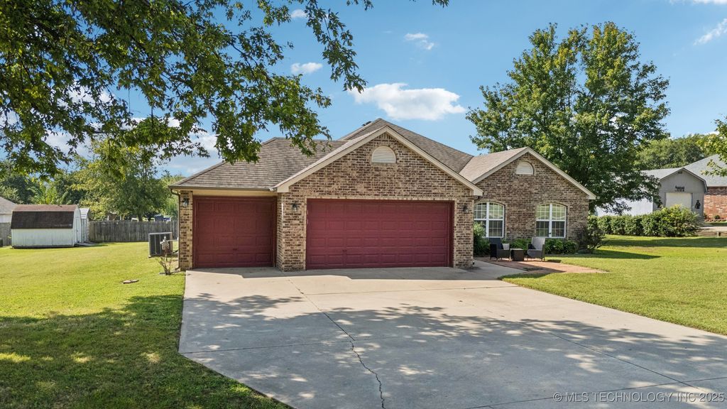 8826 E 105th Street North, Owasso, OK 74055