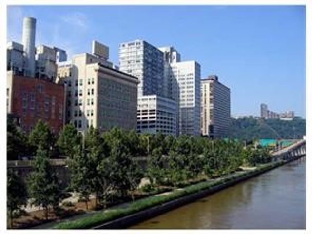 320 Fort Duquesne Blvd 8M, Downtown Pgh, PA 15222