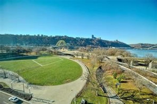 320 Fort Duquesne Blvd 8M, Downtown Pgh, PA 15222