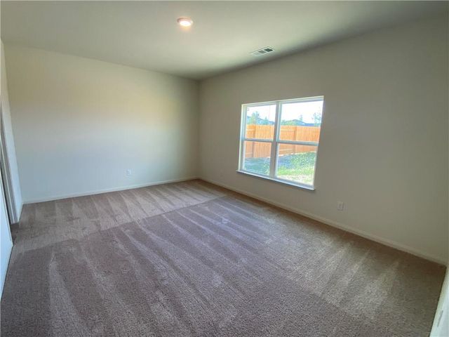 105 Brunswick LN, Jarrell, TX 76537