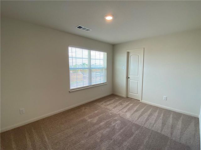 105 Brunswick LN, Jarrell, TX 76537