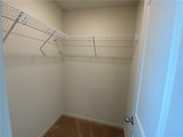 105 Brunswick LN, Jarrell, TX 76537