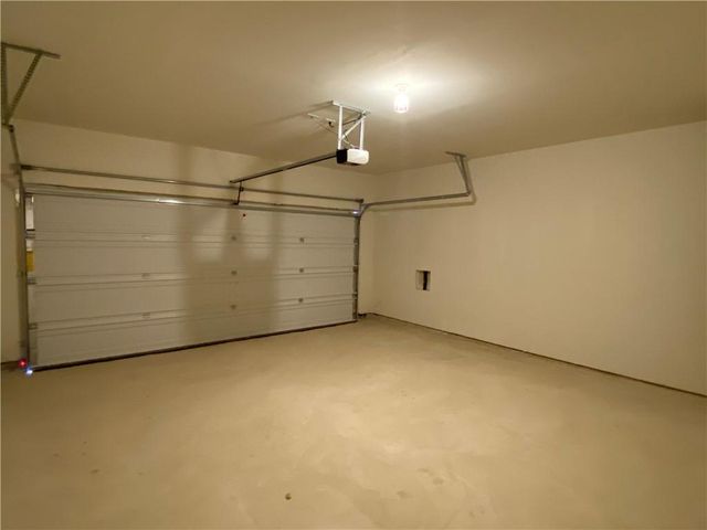 105 Brunswick LN, Jarrell, TX 76537