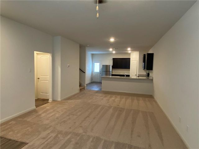 105 Brunswick LN, Jarrell, TX 76537