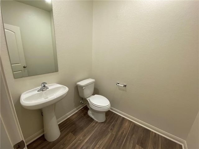 105 Brunswick LN, Jarrell, TX 76537