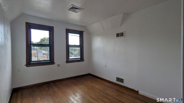 239 Forbes Avenue 3, New Haven, CT 06512