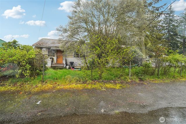 2008 Harrington Circle NE, Renton, WA 98056
