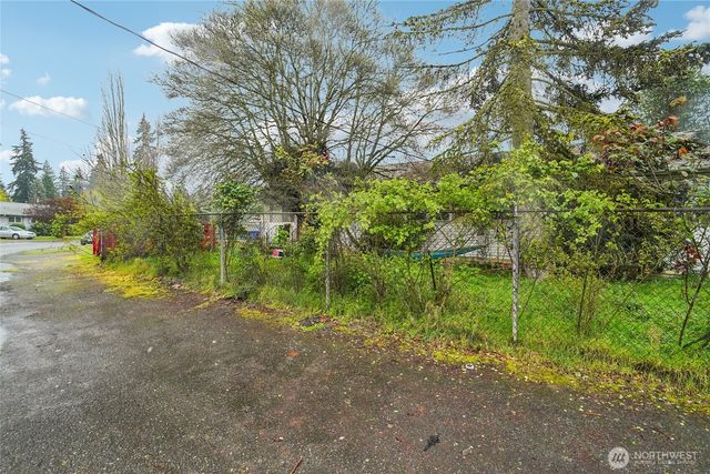 2008 Harrington Circle NE, Renton, WA 98056
