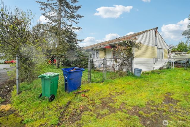 2008 Harrington Circle NE, Renton, WA 98056