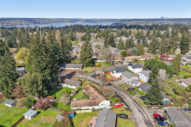 2008 Harrington Circle NE, Renton, WA 98056
