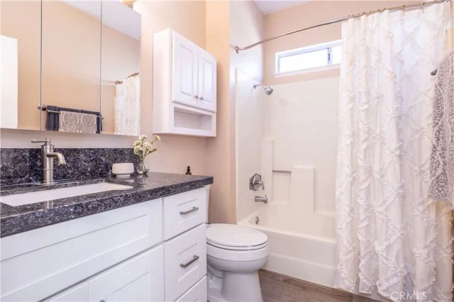 27610 Susan Beth C, Saugus, CA 91350