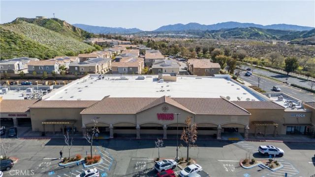 27610 Susan Beth C, Saugus, CA 91350