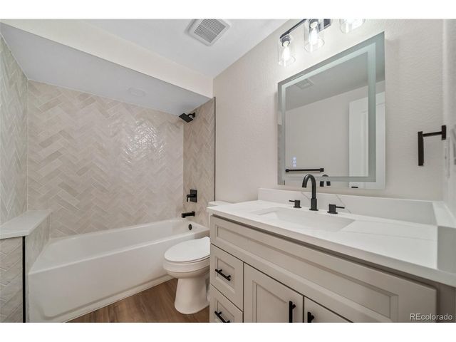 21097 Hawthorne Ln, Parker, CO 80138