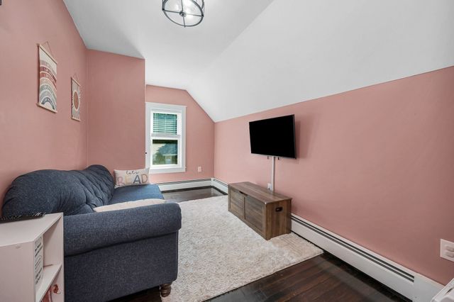 45 Agawam Ave, Haverhill, MA 01835