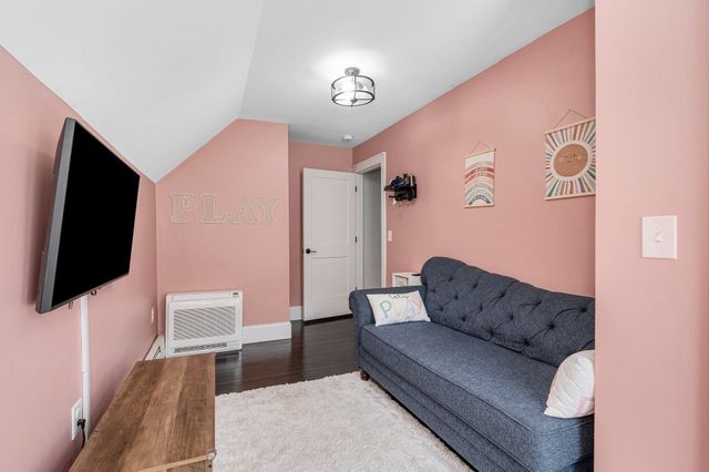 45 Agawam Ave, Haverhill, MA 01835