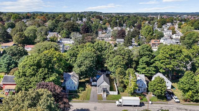 45 Agawam Ave, Haverhill, MA 01835
