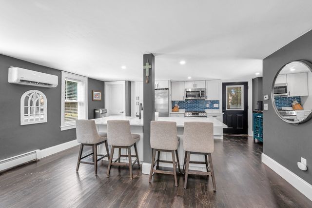 45 Agawam Ave, Haverhill, MA 01835
