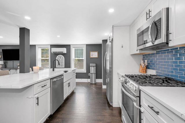 45 Agawam Ave, Haverhill, MA 01835