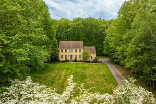 8 Briarwood Drive, Salem, NH 03079