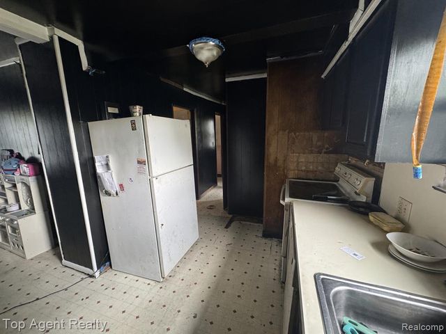 26406 Trowbridge Street, Inkster, MI 48141