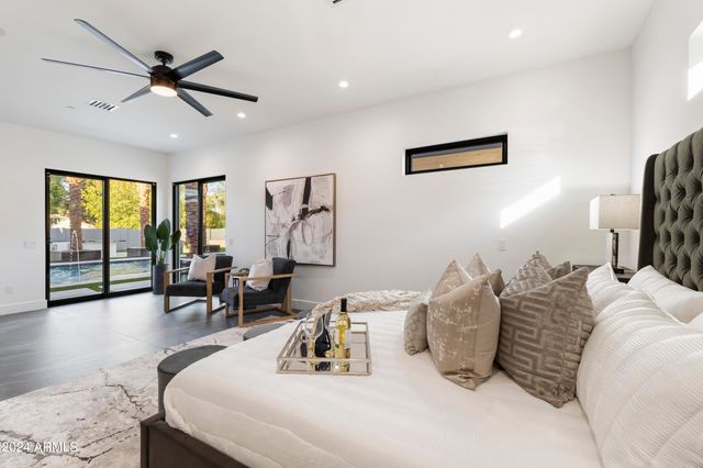 8037 N 7th Avenue, Phoenix, AZ 85021